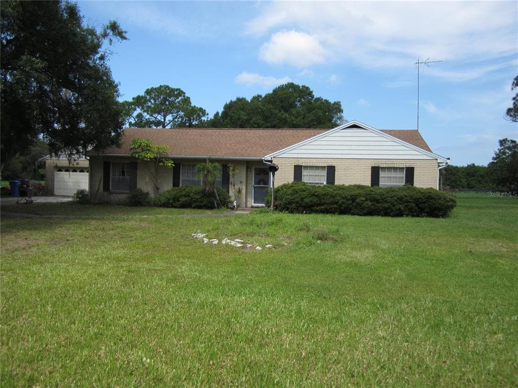 8112 HONEYBEE LANE TAMPA, FL 33635
