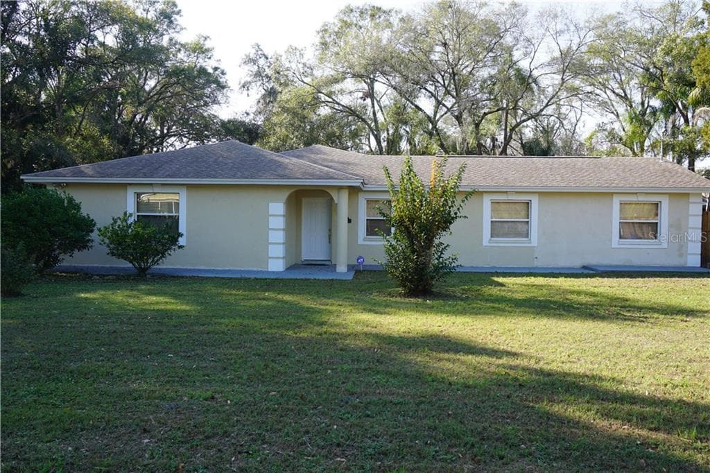4005 HUDSON LANE TAMPA, FL 33618