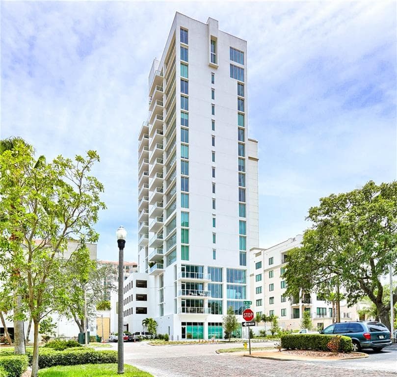 176 4TH AVENUE NE UNIT 501 ST PETERSBURG, FL 33701