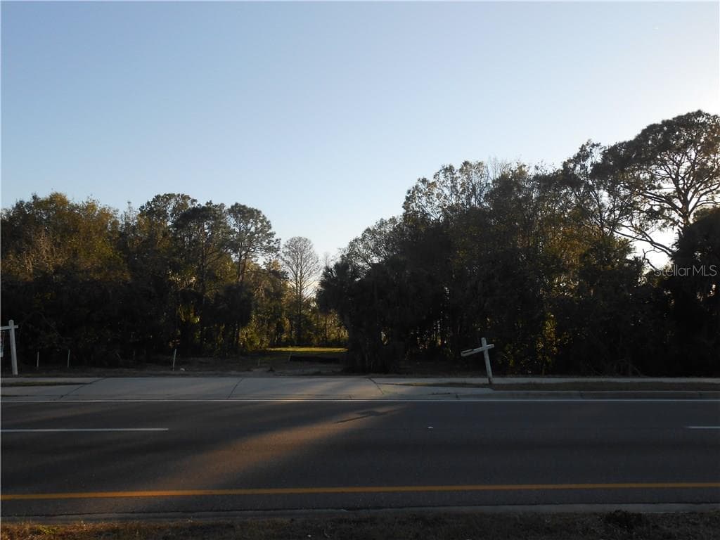2352 KEYSTONE ROAD TARPON SPRINGS, FL 34688