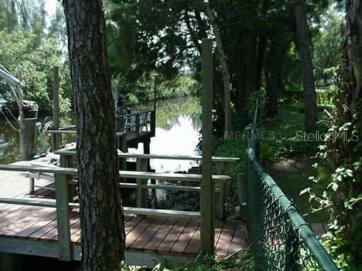 662 APALACHEE CIRCLE NE St.Petersburg, FL 33702