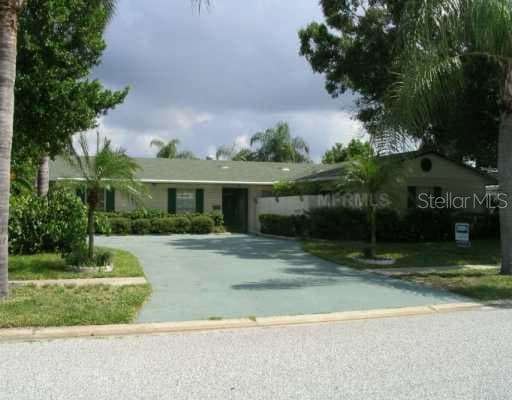 8423 FLAGSTONE DRIVE TAMPA, FL 33615
