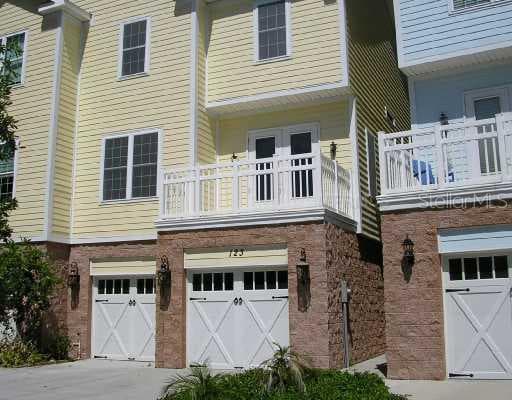 123 ARRAWANA TAMPA, FL 33609