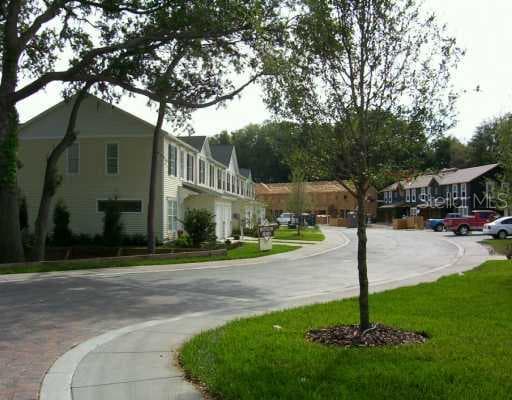 127 WOODKNOLL PLACE VALRICO, FL 33594
