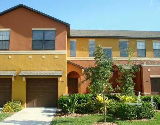 1038 TULLAMORE DRIVE WESLEY CHAPEL, FL 33543