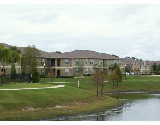 5908 BRICKLEBERRY LANE UNIT 102 ZEPHYRHILLS, FL 33541
