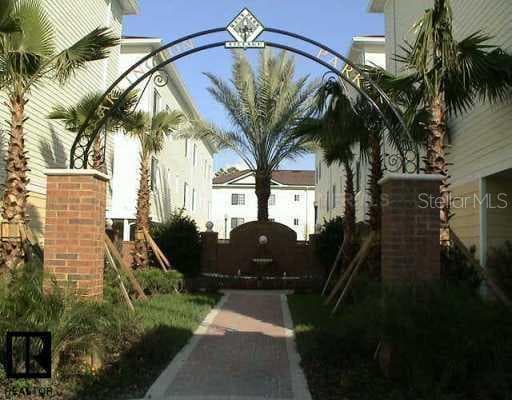 9715 MEADOW FIELD CREEK Tampa, FL 33626