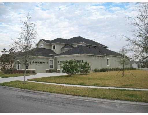 8101 HAMPTON GLEN DRIVE TAMPA, FL 33647