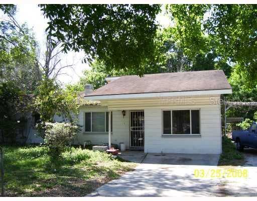8512 TWIN LAKES TAMPA, FL 33614