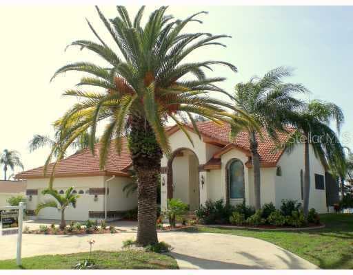 6426 LAKE SUNRISE DRIVE APOLLO BEACH, FL 33572