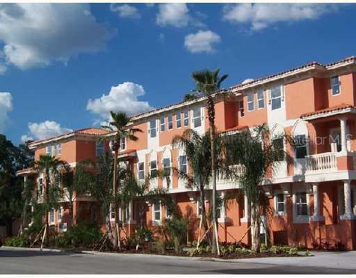 905 VILLA VENICIA WAY TAMPA, FL 33606