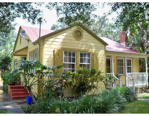1018 E CRENSHAW STREET TAMPA, FL 33604
