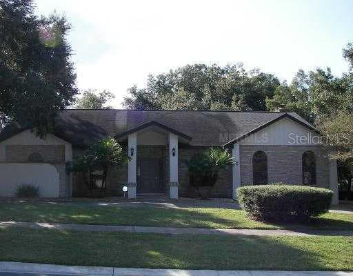 2211 WHITLOCK PLACE DOVER, FL 33527