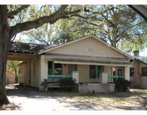 1207 E GIDDENS AVENUE TAMPA, FL 33603