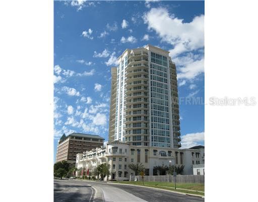 450 KNIGHTS RUN AVENUE UNIT 902 TAMPA, FL 33602