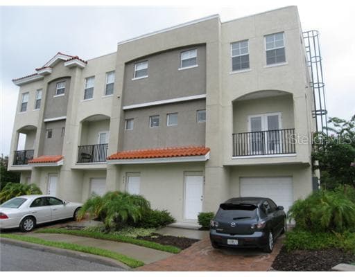 827 100TH AVENUE N UNIT 42 ST PETERSBURG, FL 33702