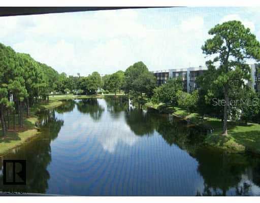 7975 58th AVENUE N UNIT 406 St Petersburg, FL 33709