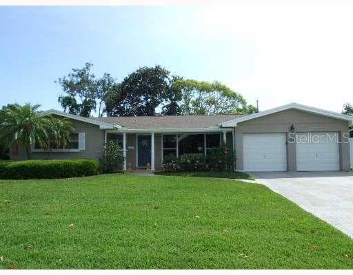 619 Pineland AVENUE Belleair, FL 33756