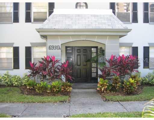 6930 Place De La Paix UNIT 2B South Pasadena, FL 33707