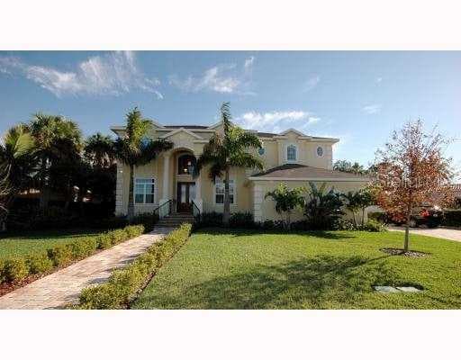 11 Pine CIRCLE Belleair, FL 33756