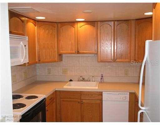 2466 Ecuadorian WAY UNIT 78 Clearwater, FL 33763