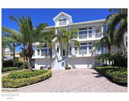 24 Pine CIRCLE Belleair, FL 33756