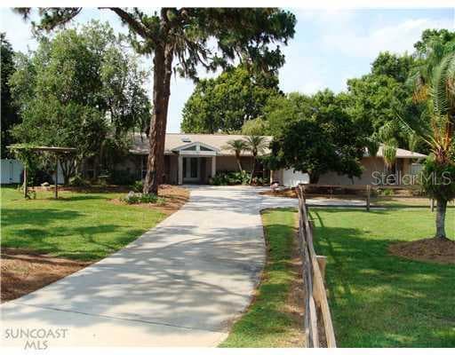 12851 114th AVENUE Largo, FL 33774