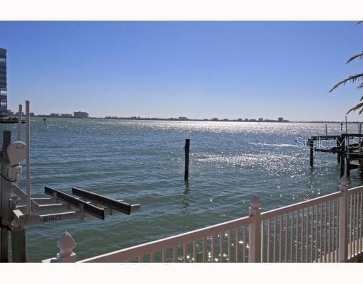 5935 BAYVIEW CIRCLE S GULFPORT, FL 33707