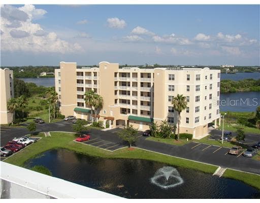 6551 SHORELINE DRIVE UNIT 6106 ST PETERSBURG, FL 33708