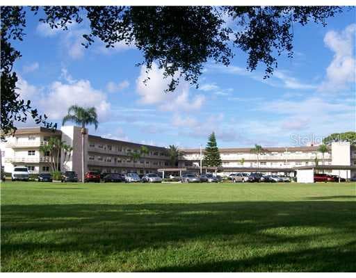 5750 80TH STREET N UNIT B105 ST PETERSBURG, FL 33709