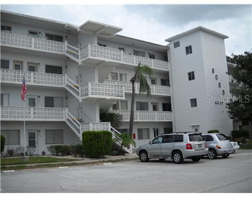 8055 112TH STREET UNIT 306 SEMINOLE, FL 33772