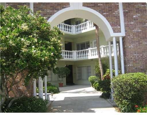 2460 CANADIAN WAY UNIT 32 CLEARWATER, FL 33763