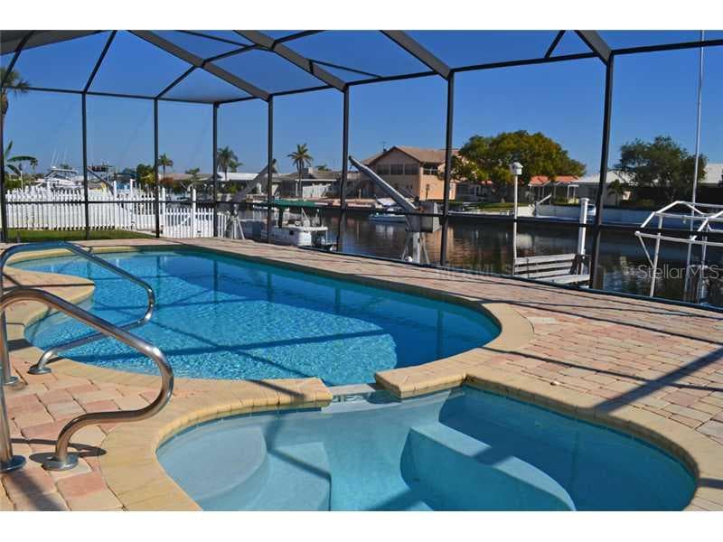 5016 SOUTHSHORE DRIVE NEW PORT RICHEY, FL 34652