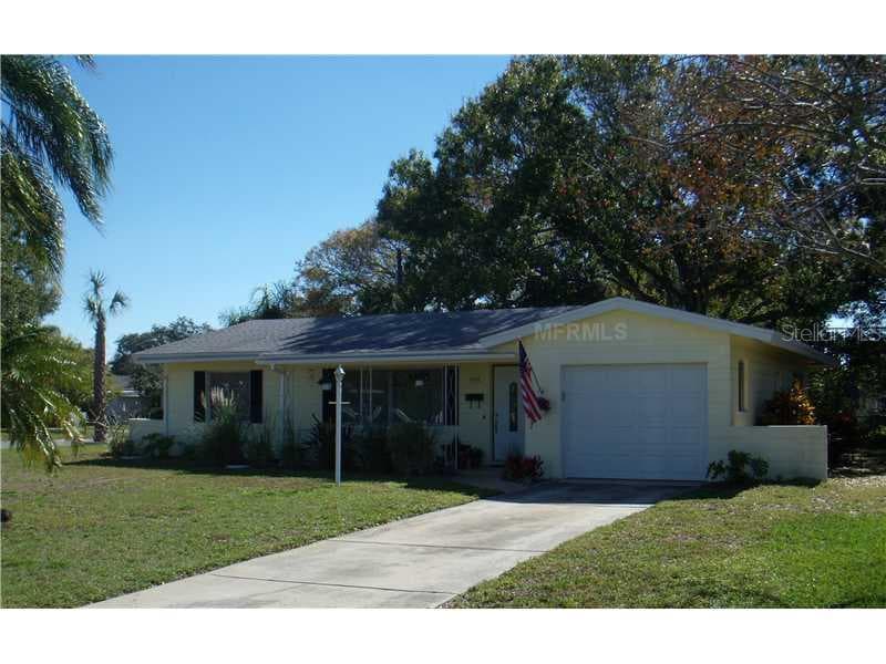 590 45TH AVENUE NE ST PETERSBURG, FL 33703