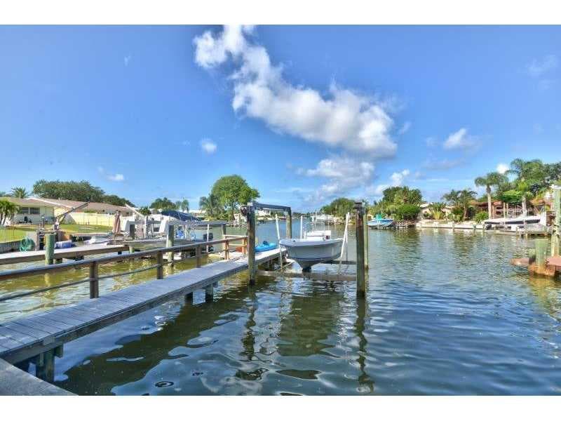 5660 HILLSIDE STREET SEMINOLE, FL 33772