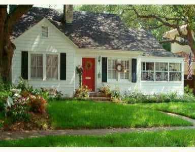 2933 LAWN AV AVENUE TAMPA, FL 33611