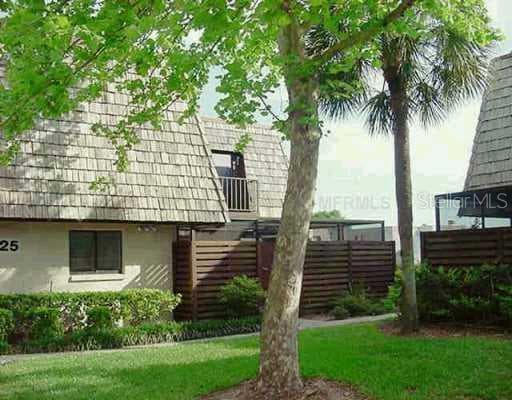 15419 E POND WOODS DRIVE E TAMPA, FL 33618