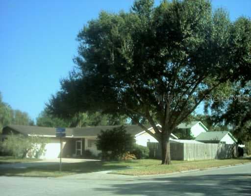 7501 OAKVISTA CIRCLE Tampa / Temple Terrace, FL 33634