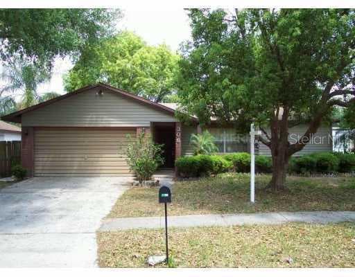 306 HONEY LOCUST STREET Seffner, FL 33584
