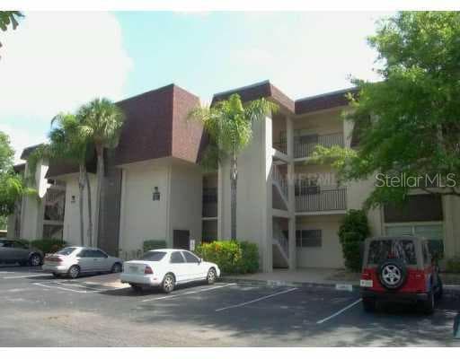 208 MONROE CIRCLE UNIT C-104 ST PETERSBURG, FL 33702