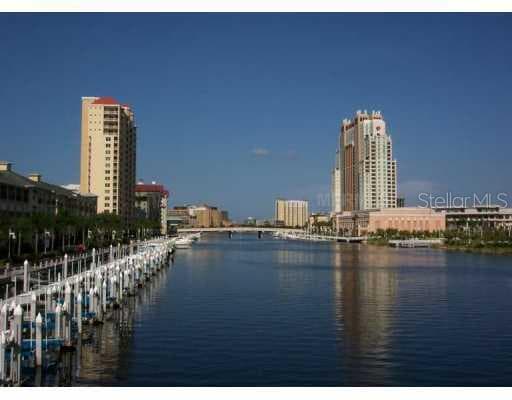 1187 SHIPWATCH CREEK TAMPA, FL 33602