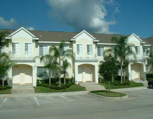 18125 PARADISE POINT DRIVE Tampa, FL 33647