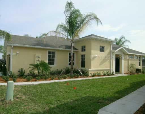 2422 SIFIELD GREENS WAY UNIT 51 Sun City Center, FL 33573
