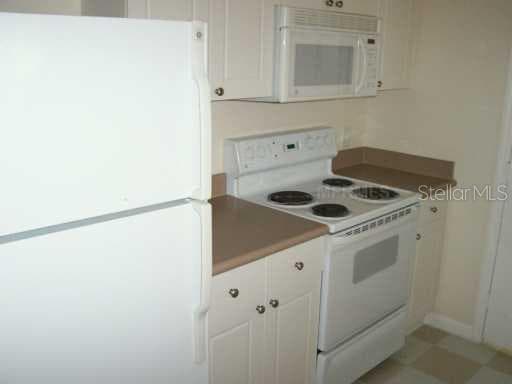 9404 Crescent Loop CIRCLE UNIT 7208 Tampa, FL 33619