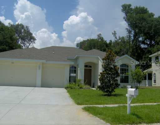 1204 ROCKHAMPTON LANE Dover, FL 33527