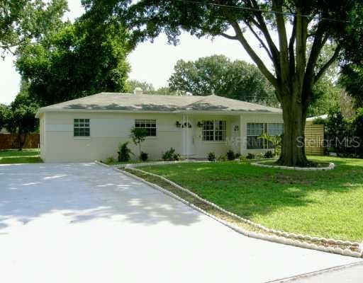 4009 W KNIGHTS AVENUE TAMPA, FL 33611