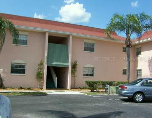 8812 BAY POINTE UNIT D 202 TAMPA, FL 33615