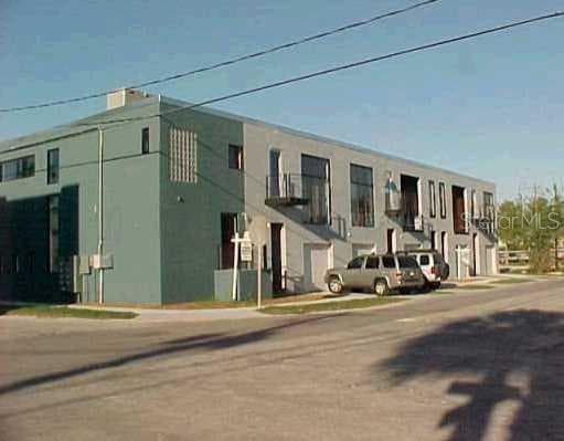 1312 E Washington STREET tampa, FL 33602