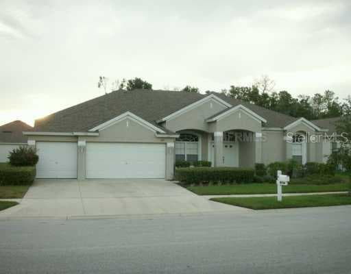 5135 SILVER CHARM WESLEY CHAPEL, FL 33544
