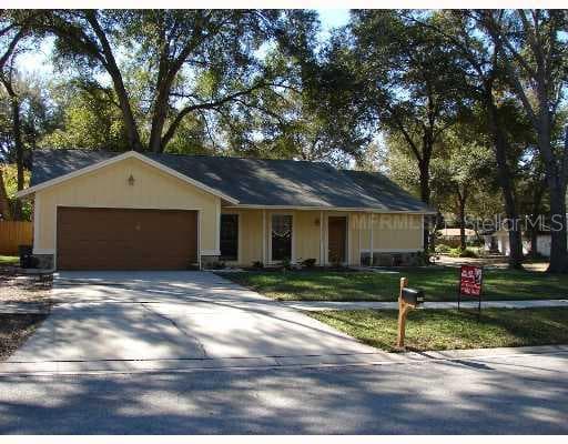809 SMITH BAY DRIVE BRANDON, FL 33510